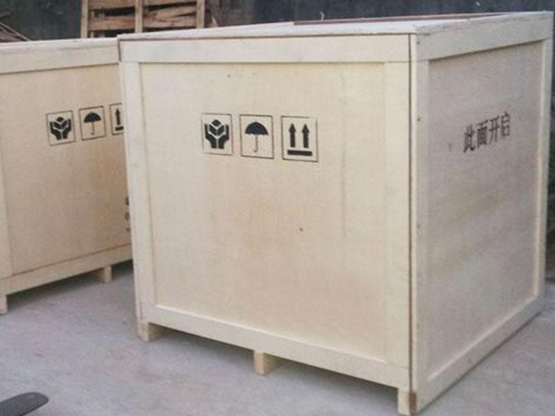 設備木箱